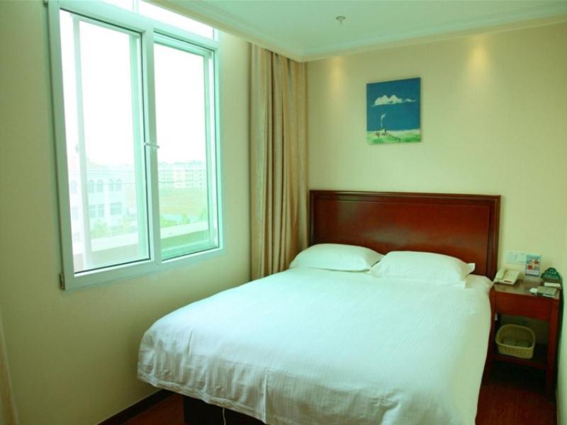 Greentree Inn Shandong Weihai Rushan Century Avenue Express Hotel Екстериор снимка